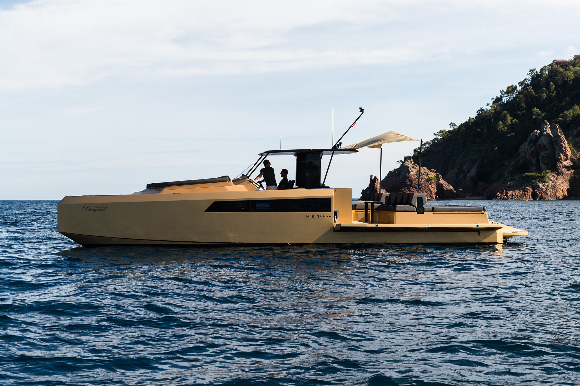 Diamond exterior 6
