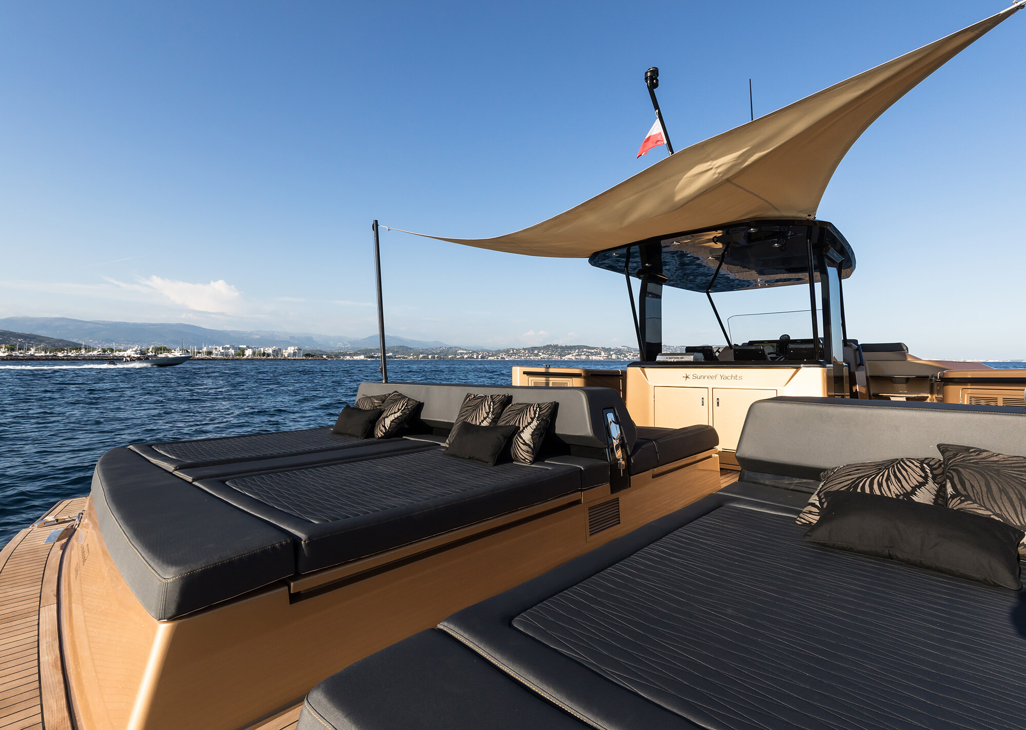 Diamond exterior 10