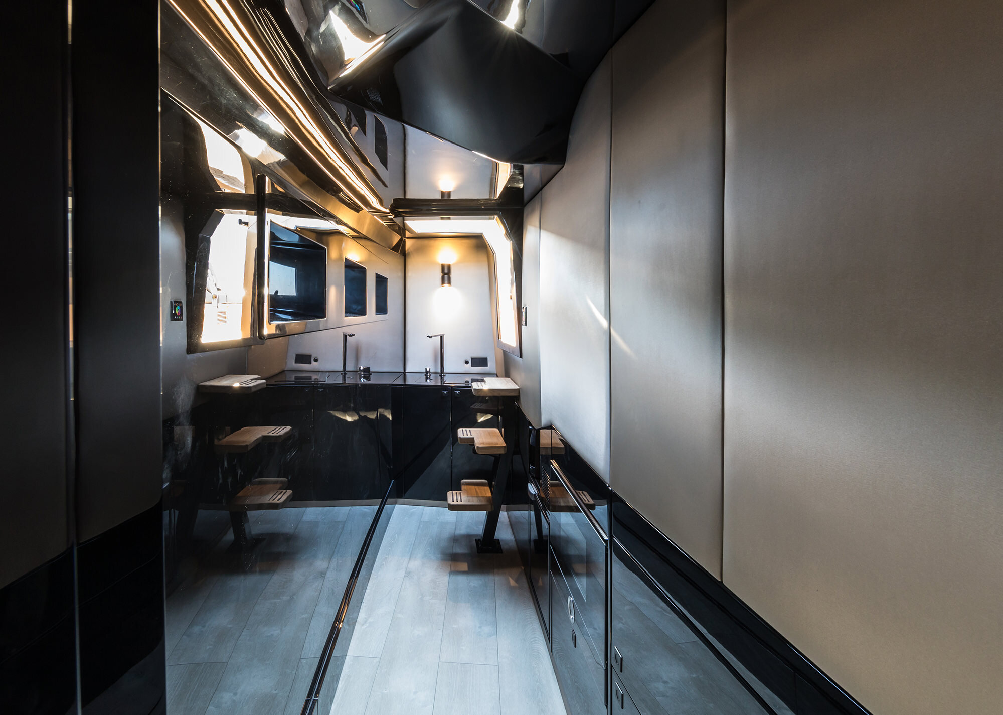 Diamond interior